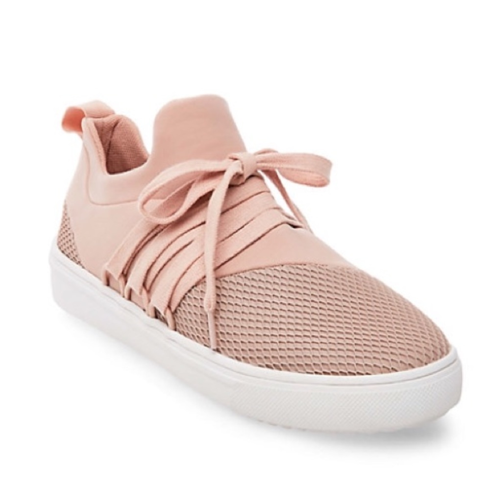 STEVE MADDEN NEVER WORN “Lancer” comfy sneaker
